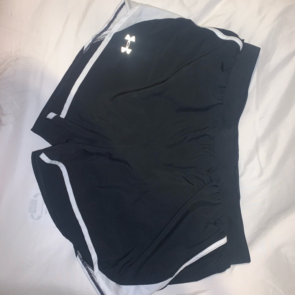 Under Armour black running shorts size L
